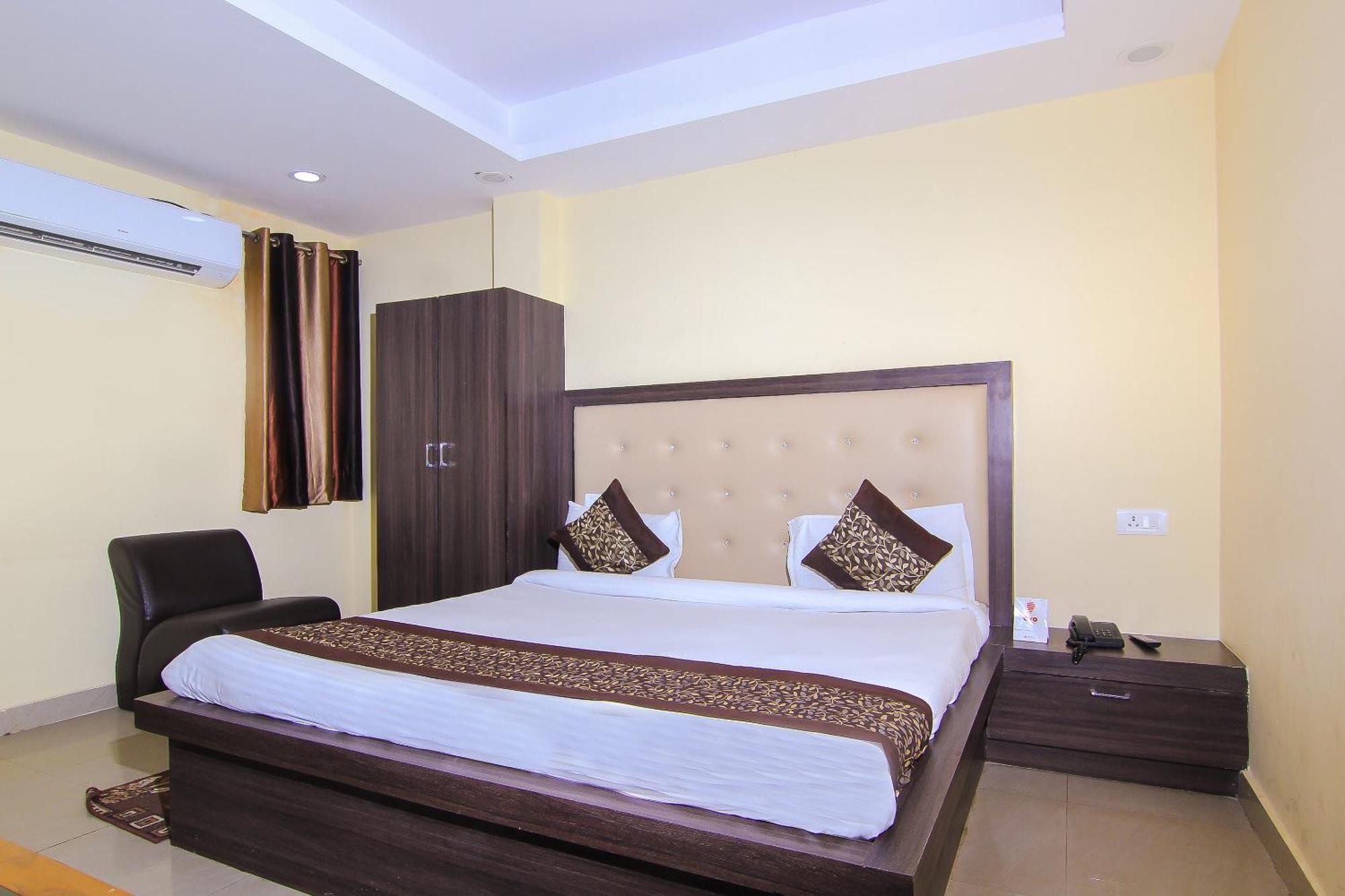 Oyo Flagship Hotel Cz Near Phoenix United Lucknow Ngoại thất bức ảnh
